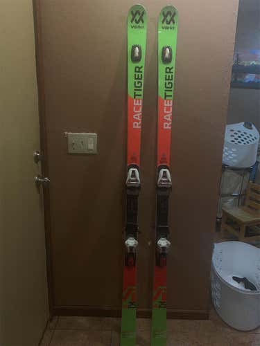 2019 Völkl 183 R 25  Racetiger GS With Marker Bindings Max Din 16 Skis