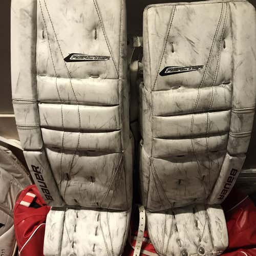 Intermediate 30" Bauer Reactor 7000 Goalie Leg Pads