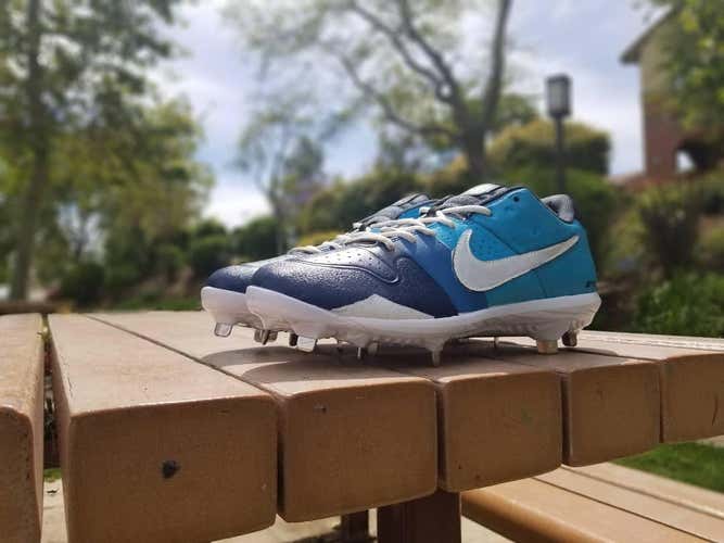 Nike Varsity Low Custom Baseball Cleats "Mamba 11 Racer"
