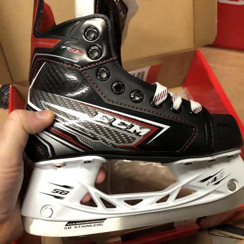 Junior CCM JetSpeed FT460 Regular Width Size 2 Hockey Skates