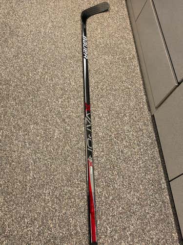 Used Senior Bauer Right Handed Vapor X Pro Grip Hockey Stick 87 Flex P88 Curve