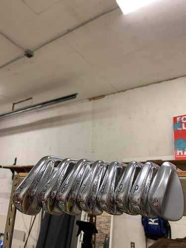 Men's Right Handed 718 MB Stiff Flex Steel Shaft Iron Set