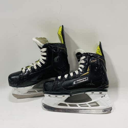 Youth Bauer Ignite Pro Extra Wide Width  Size 13.5 Hockey Skates