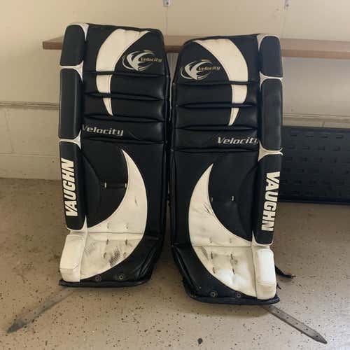 Used 31" Vaughn Velocity 7070 Goalie Leg Pads