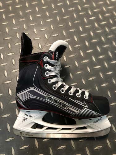 New Bauer Vapor X500 Skates (SIZE 4)