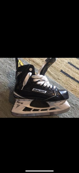 Senior Bauer Supreme 180 Regular Width Size 7 Hockey Skates