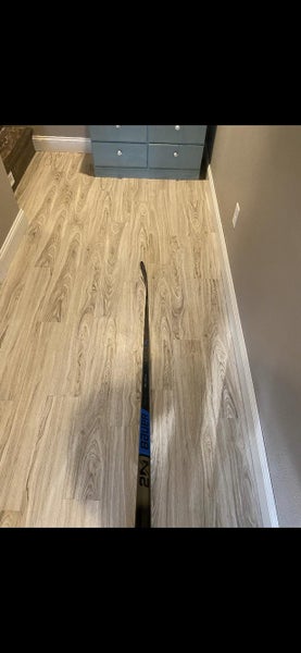 Senior Right Handed Nexus 2N Mid Pattern Pro Stock Hockey Stick