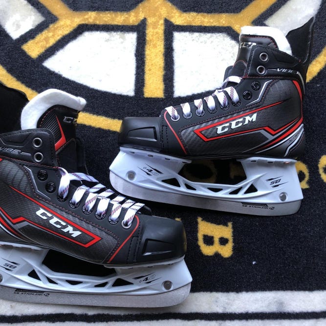 New Junior CCM JetSpeed Vibe Hockey Skates Regular Width Size 3.5