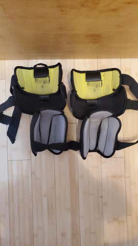 Used Warrior R/X2 INT Knee Pads