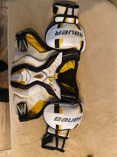 Senior Small Bauer  Shoulder Pads