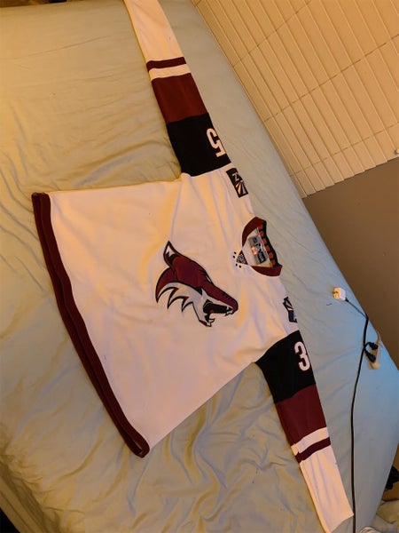 White Adult Size 50 Arizona Coyotes Reebok Jersey