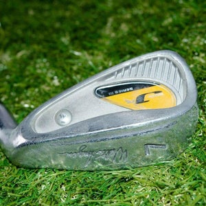 Walter Hagen 	Series III	7 Iron 	Right Handed	34.25"	Graphite 	Regular 	New Grip