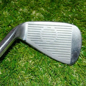 King Cobra 	Oversize 	6 Iron	 Right Handed 	37.5"	Graphite 	Regular 	New Grip