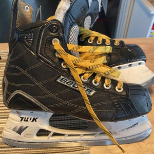 Senior Bauer Nexus 1000 Regular Width Pro Stock Size 7 Hockey Skates