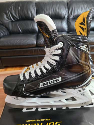 New Bauer S180 Skates Size 8