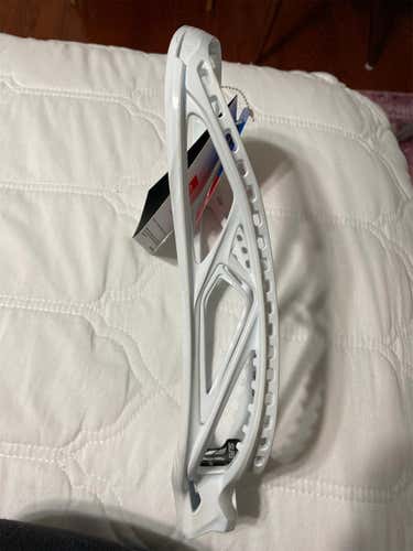 White New Attack & Midfield Unstrung Surgeon 900 Head