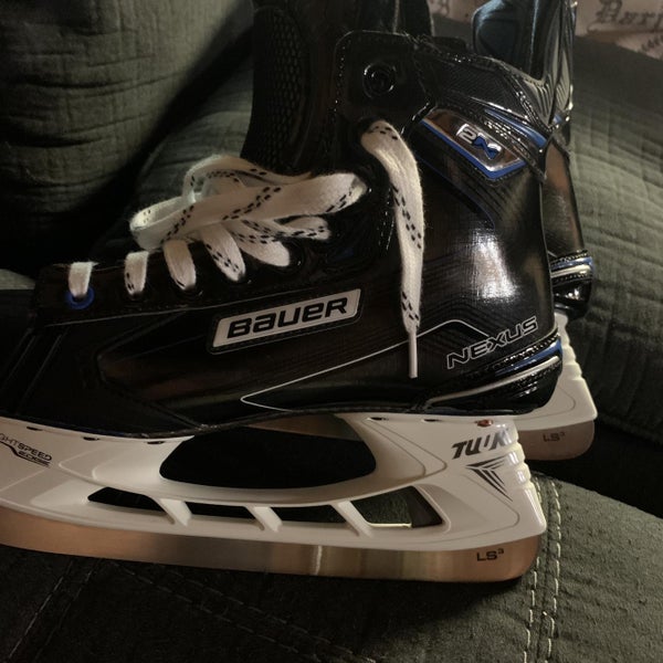 Senior Bauer Nexus 2N Regular Width Size 8.5 Hockey Skates
