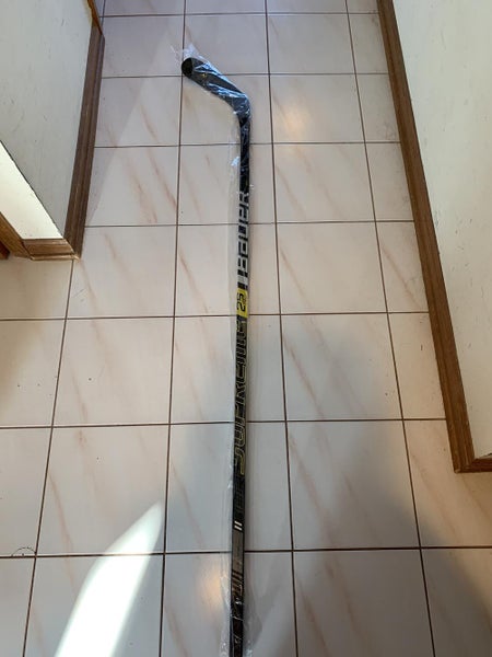 New “Niagara University” Senior Bauer Left Hand Supreme 2S Pro Hockey Stick Toe Pattern Pro Stock