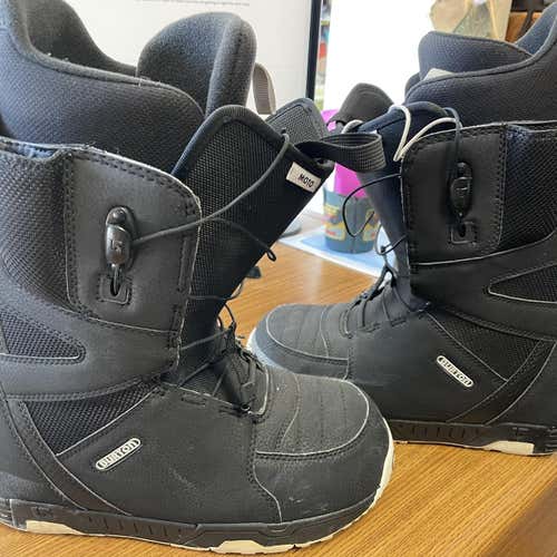 Unisex Size 9.0 (Women's 10) Burton Medium Flex Snowboard Boots