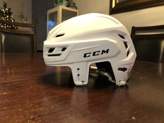 White Used Medium CCM Tacks 710 Helmet
