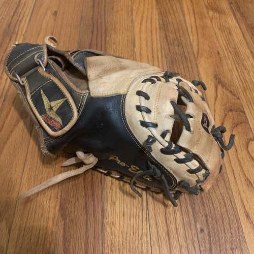 Black High School/College Catcher's CM3000SBT 33.5" Baseball Glove