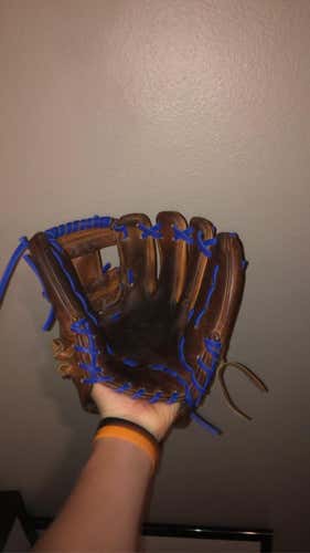 Wilson A2000 DP15 message me before buying