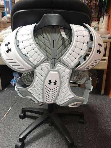 New Large Under Armour VFT 3 Shoulder Pads