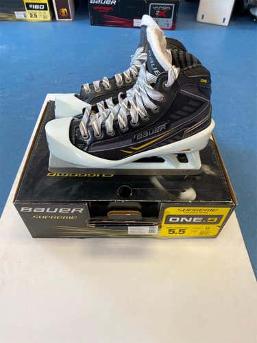Junior Bauer Supreme One .9 Regular Width Size 5.5 Goalie Skates