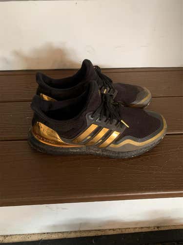 Gold Adult Size 9.0 (Women's 10) Adidas Shoes