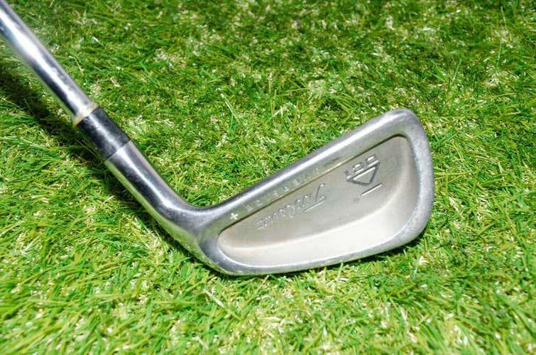 Titleist 	Dci Oversize + 	4 Iron 	Right Handed 	39.5"	Steel 	Stiff	New Grip