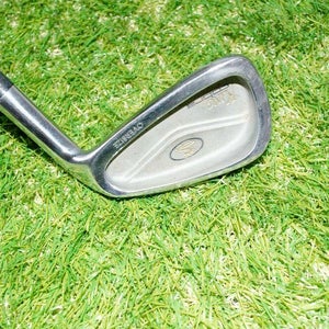 King Cobra 	Oversize 	3 Iron 	Right Handed	39"	Graphite 	Firm 	New Grip