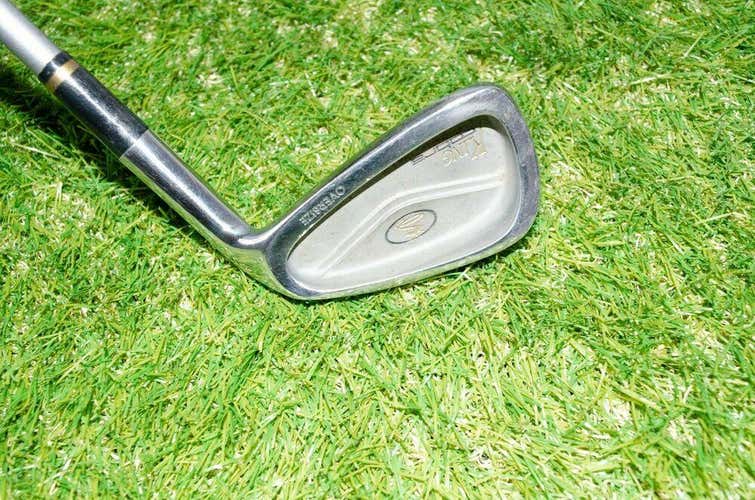 King Cobra 	Oversize 	3 Iron 	Right Handed	39"	Graphite 	Firm 	New Grip