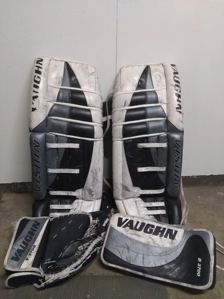 Used Senior 35" Vaughn Full Right Goalie Full Set