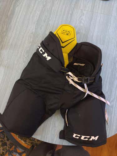 Used Junior Large CCM Tacks 9040 Hockey Pants