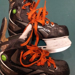 Used Youth Reebok 20k Hockey Skates Regular Width Size 13.5