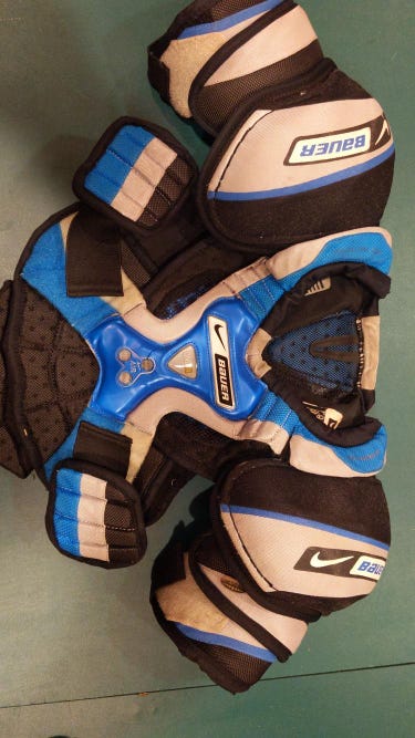 Bauer One 90 Shoulder Pads junior small