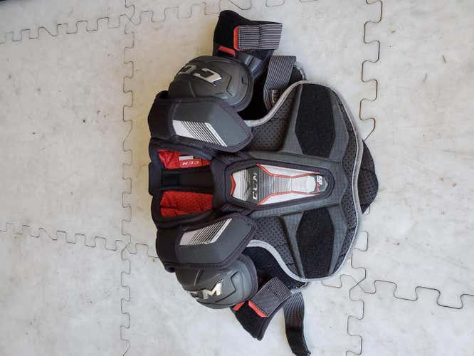 Used Junior Medium CCM FT390 Junior Shoulder Pads