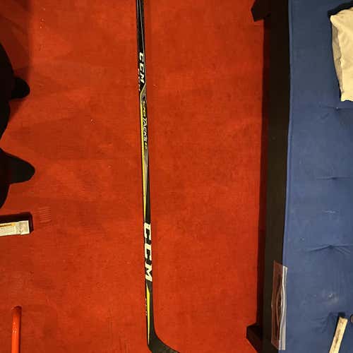 Senior Left Hand Super Tacks 2.0 Mid Pattern Pro Stock Hockey Stick