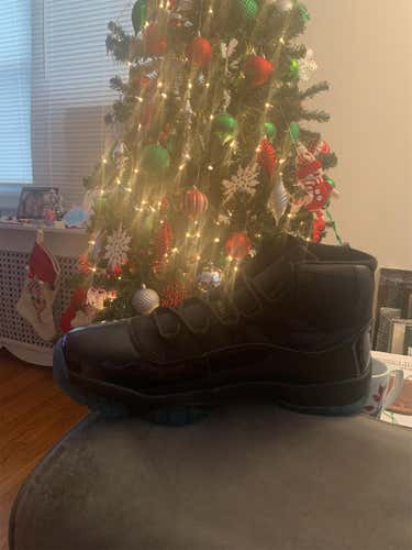 Black Men's Size 12 (Women's 13) Jordan Shoes