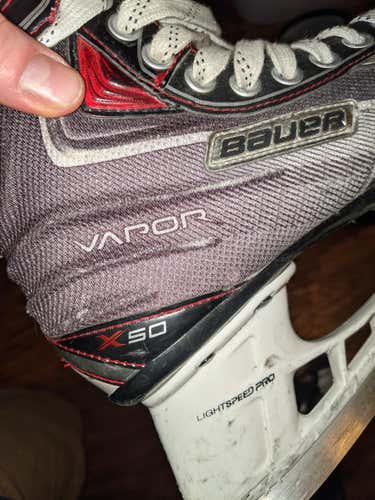 Used Junior Bauer Vapor x50 Hockey Skates Size 5.5
