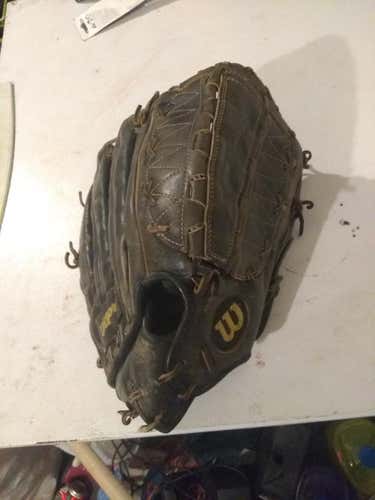 Used Wilson Right Hand Throw The a2000xlc Softball Glove 12"
