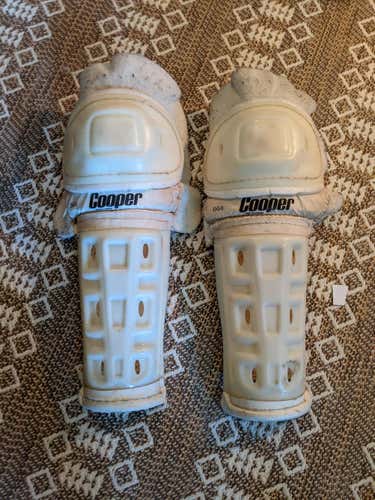 Vintage Cooper DG8 shin pads