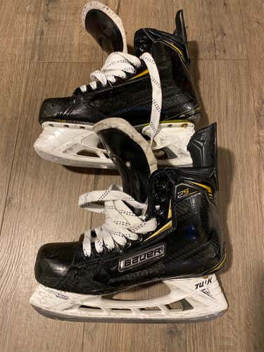 Senior Bauer Supreme 2S Pro Extra Wide Width Pro Stock Size 7.5 Hockey Skates