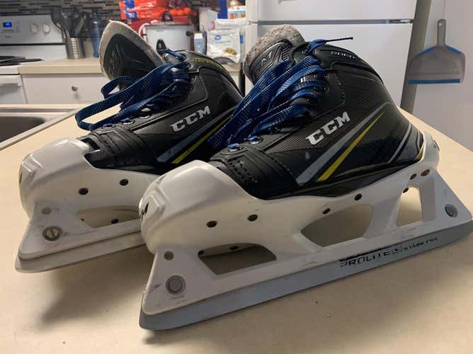 Senior CCM Tacks 9060 Regular Width Size 7 Goalie Skates