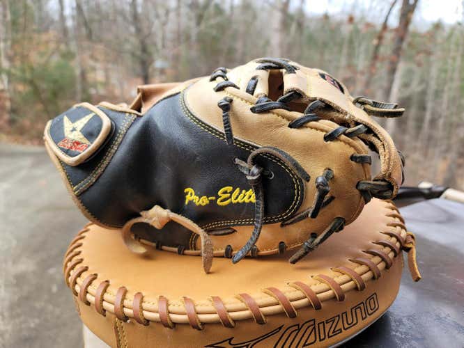 Used All Star Right Hand Throw CM3000SBT Baseball Glove 35"