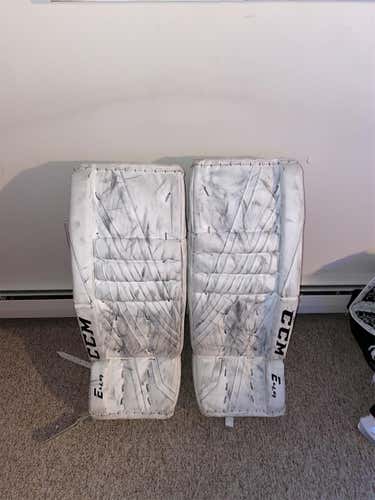 White Intermediate 31" CCM Extreme flex 4.9 Goalie Leg Pads
