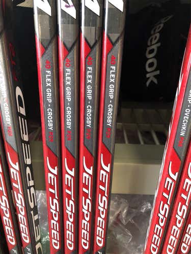 Junior Right Handed JetSpeed FT2 Mid Pattern Hockey Stick