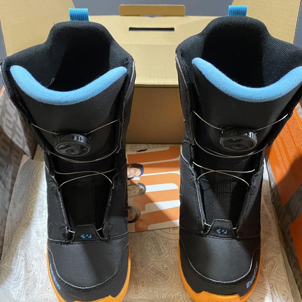 Kid's Size 6.0 (Women's 7.0) Thirty Two STW BOA Adjustable Flex Snowboard Boots