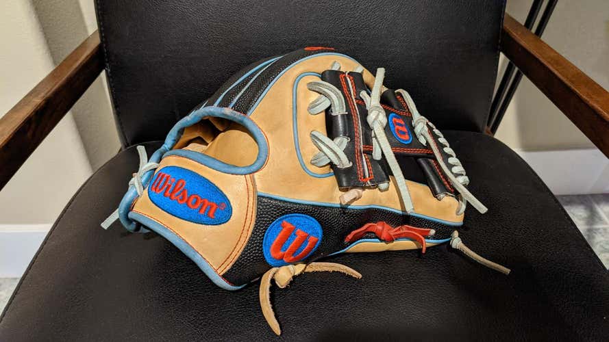 Used Wilson Right Hand Throw A2000 Baseball Glove 11.5"
