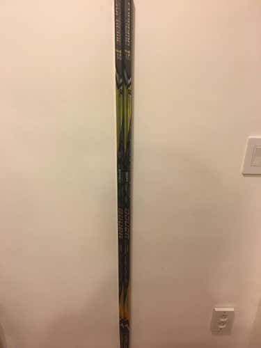 Junior Right Handed Bauer Supreme 1S Hockey Stick